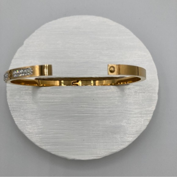 PAVE RHINESTONES AND SCREW DETAIL HINGED BANGLE BRACELET- GOLD-TONE- CLA… - Picture 7 of 7